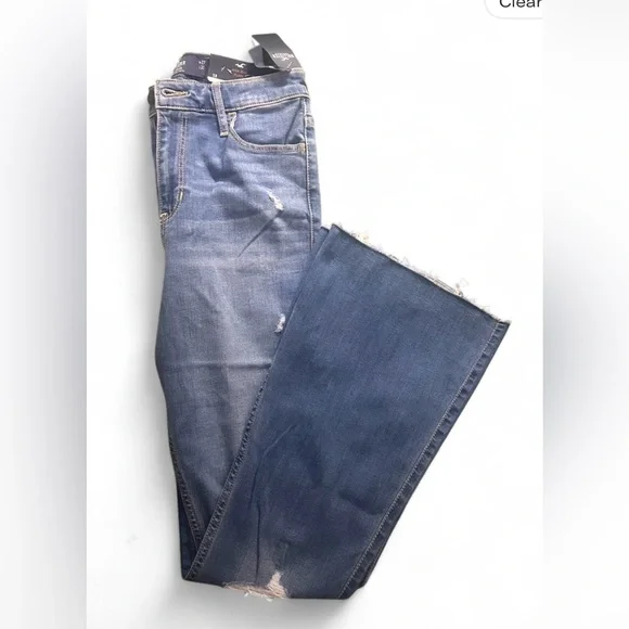 NWT Hollister High-Rise Ripped Flare Jeans - Picture 3 of 5